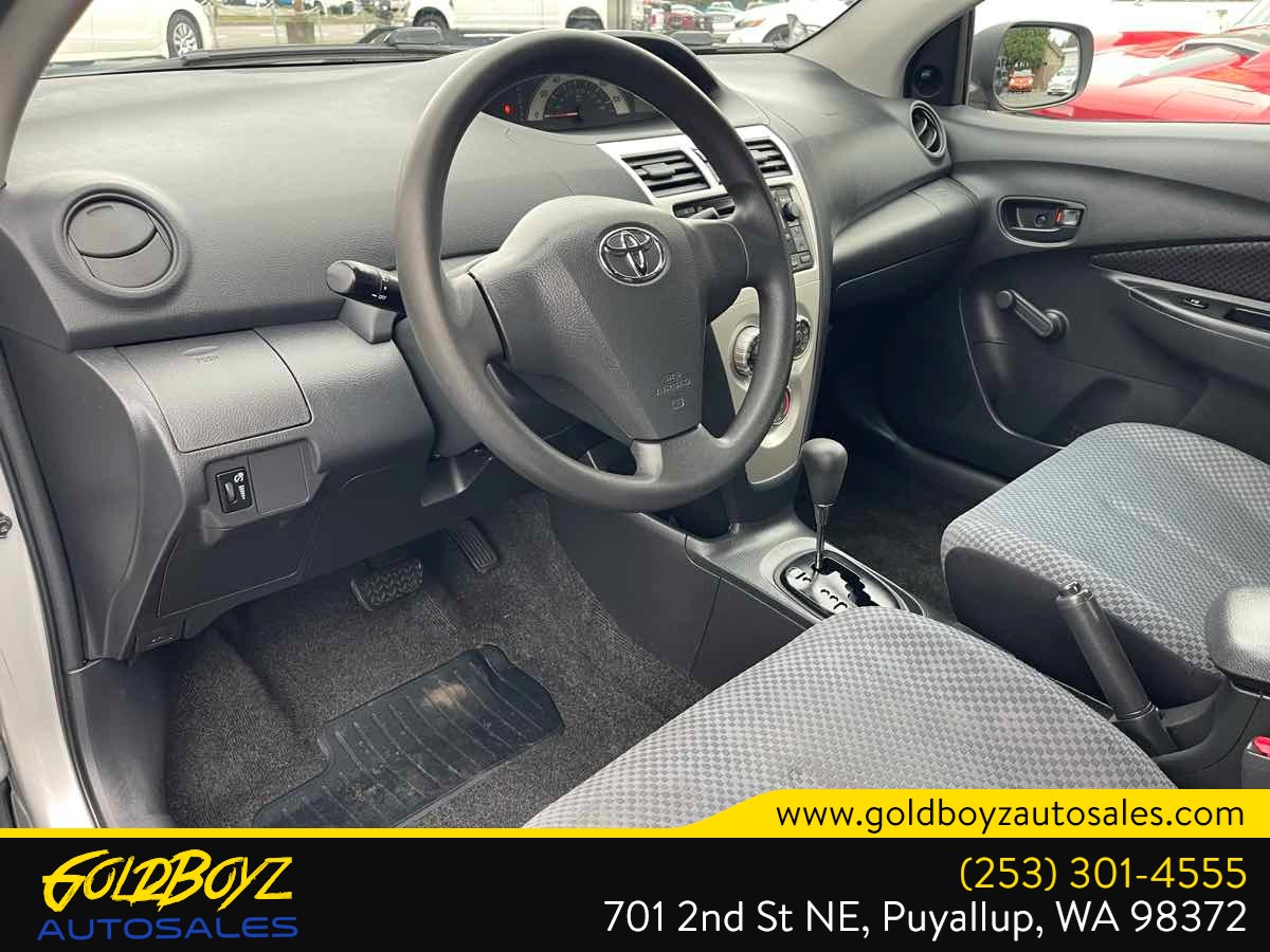 Toyota Yaris photo 11