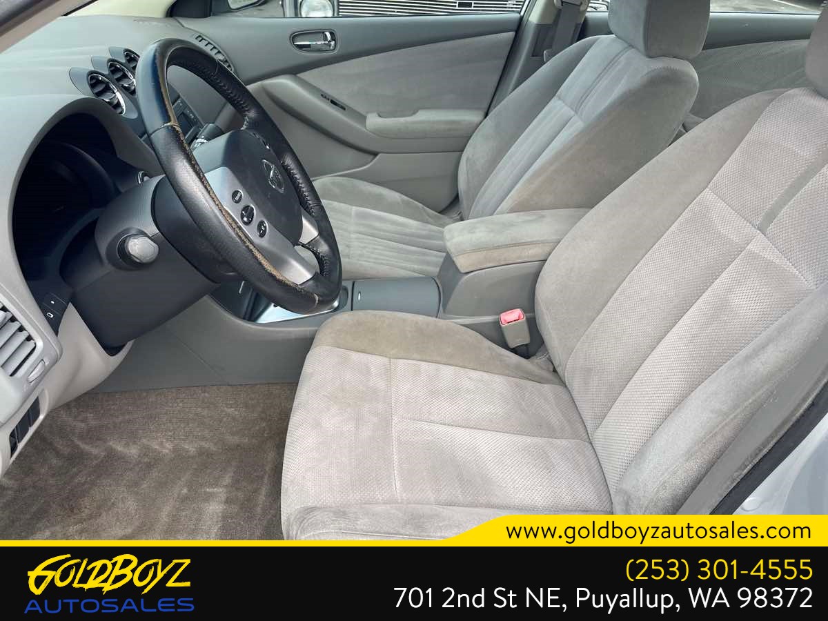 Nissan Altima photo 12