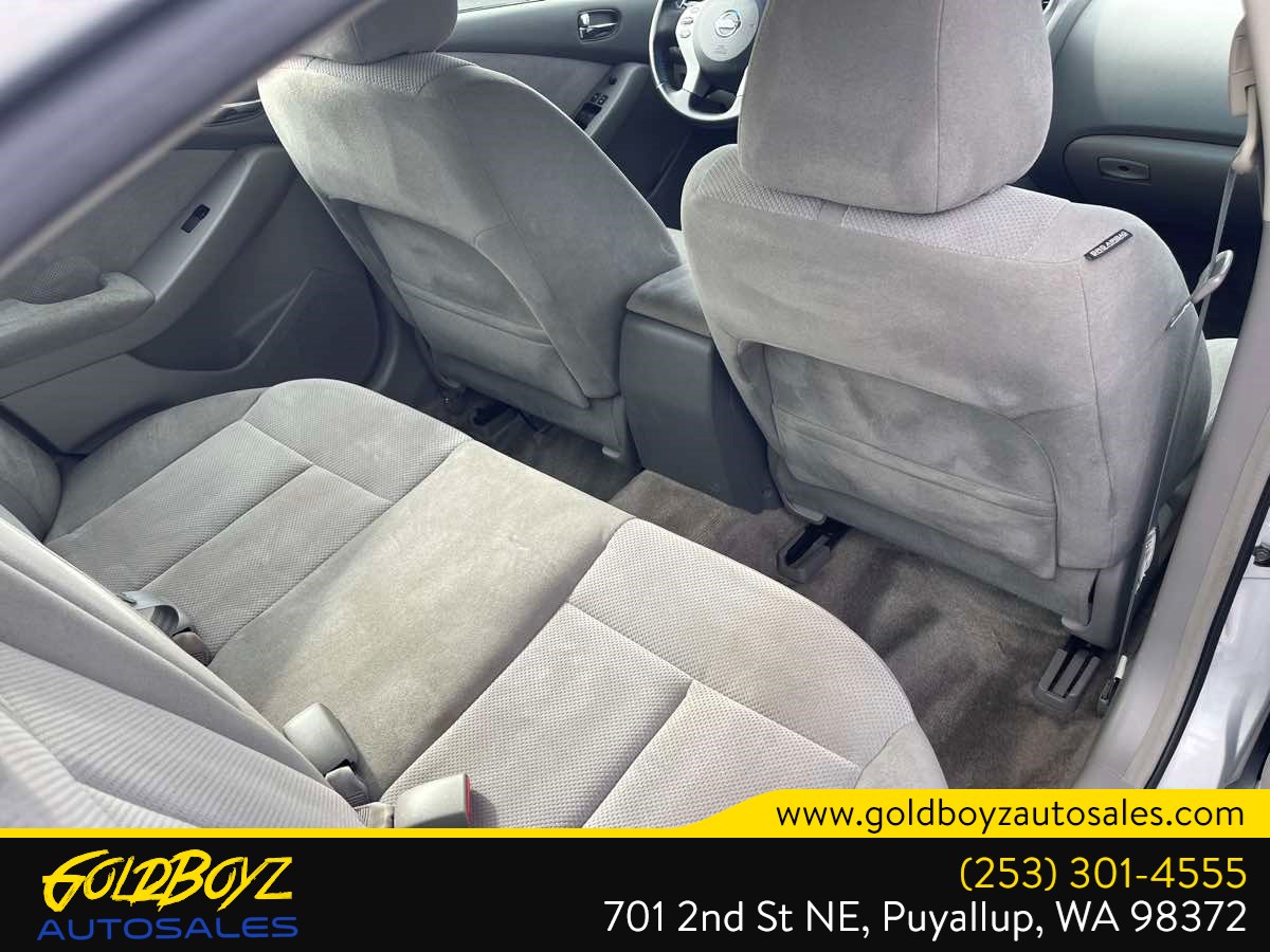 Nissan Altima photo 18