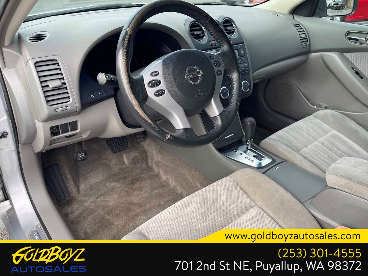 Nissan Altima photo 11