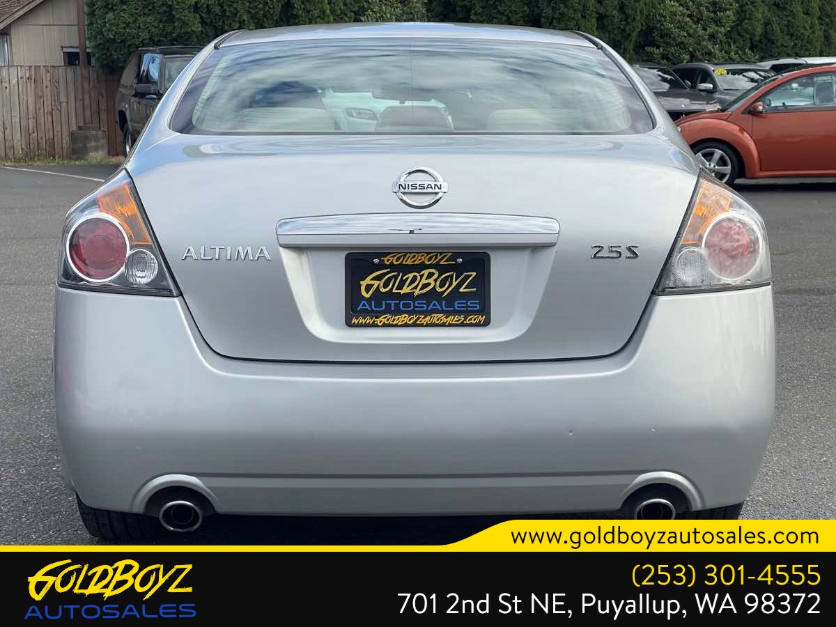 Nissan Altima photo 4