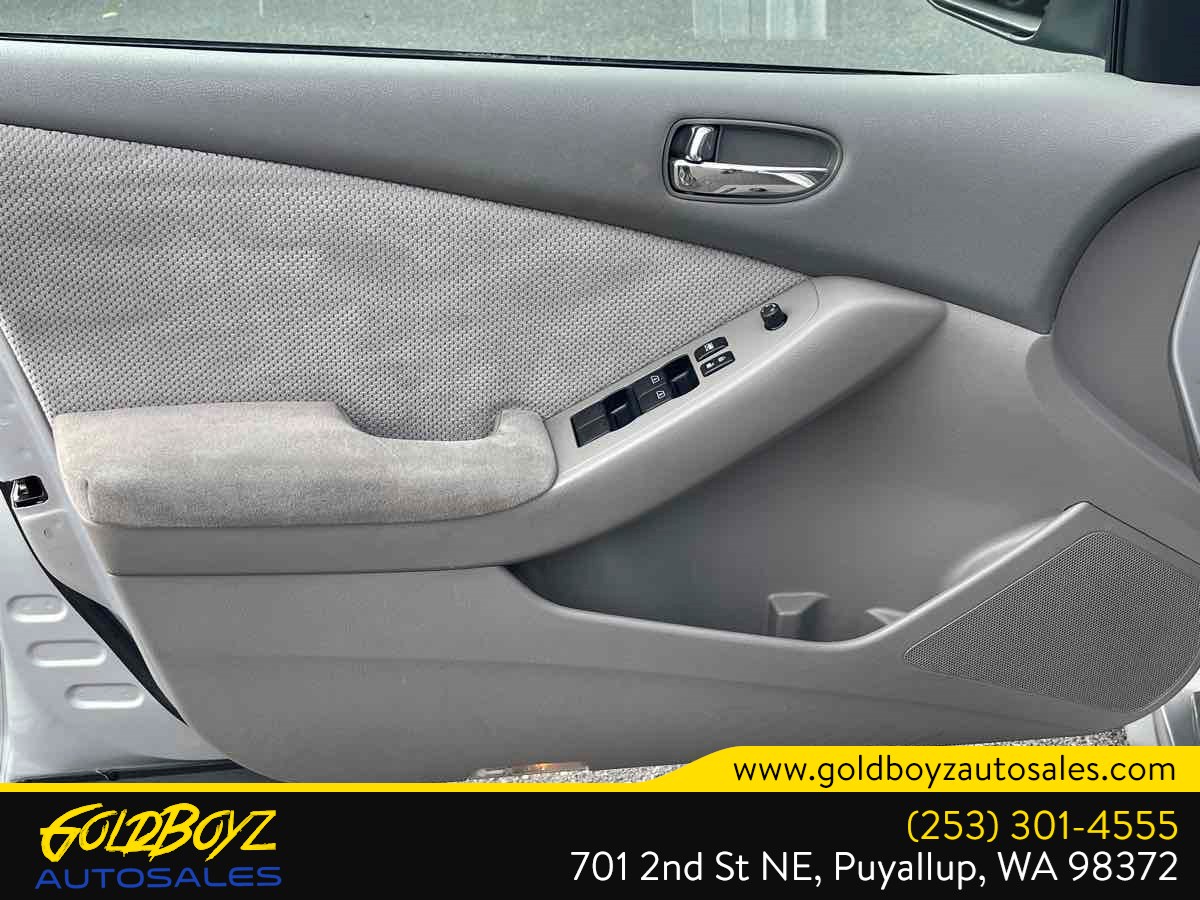 Nissan Altima photo 10