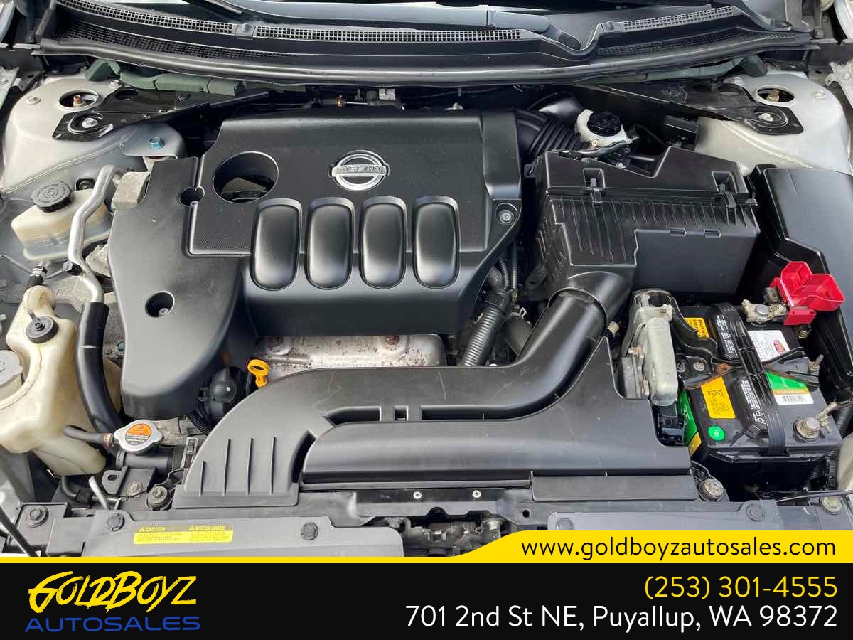 Nissan Altima photo 9