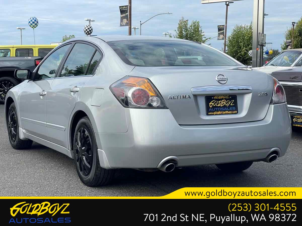 Nissan Altima photo 5