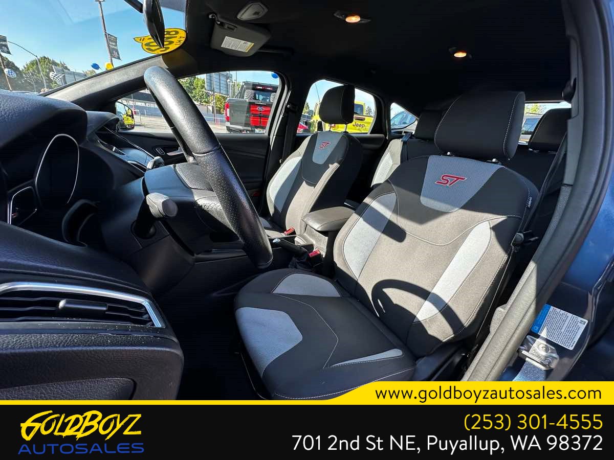 Photo 14 of this Ford Focus