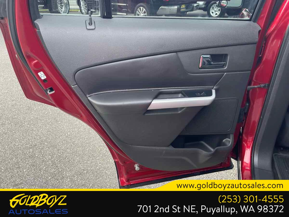 Photo 15 of this Ford Edge