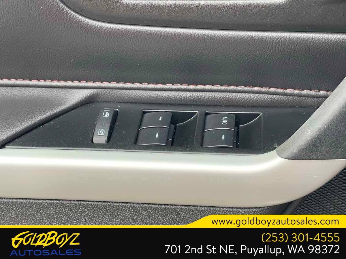 Photo 34 of this Ford Edge