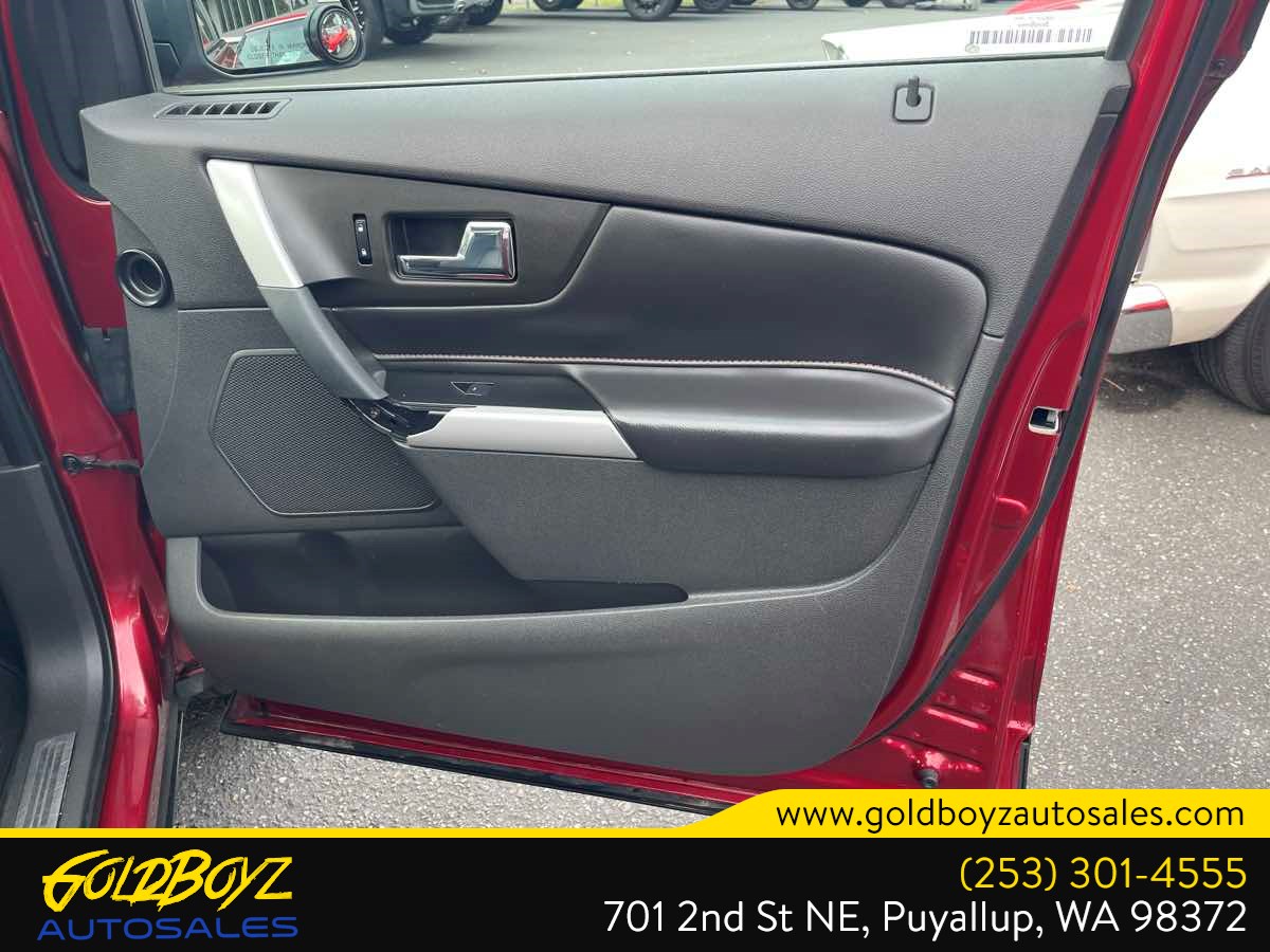 Photo 24 of this Ford Edge