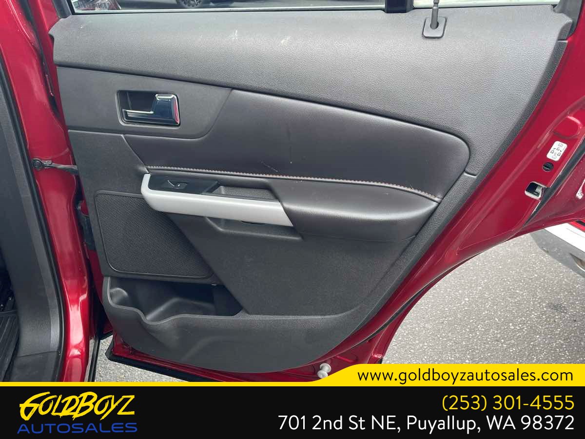 Photo 18 of this Ford Edge