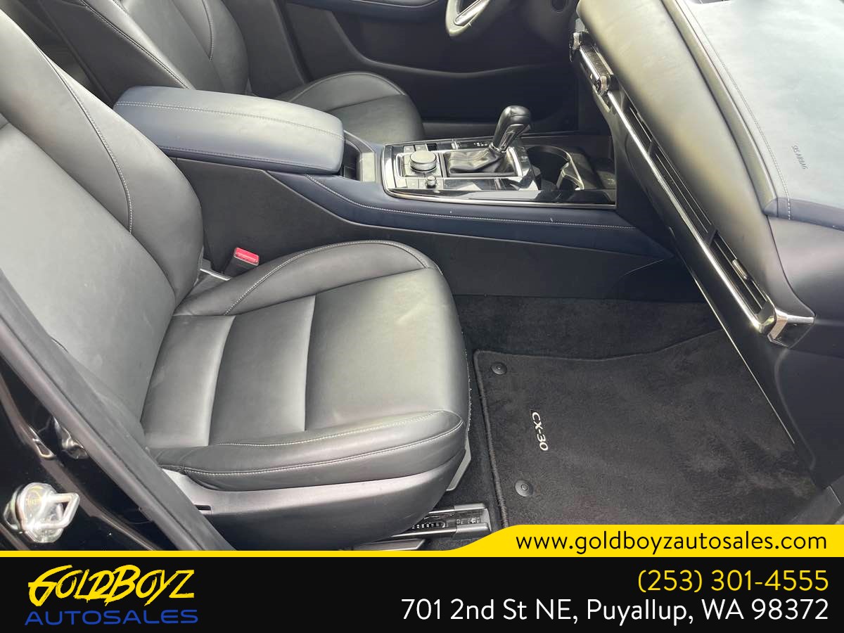 Mazda CX-30 photo 12