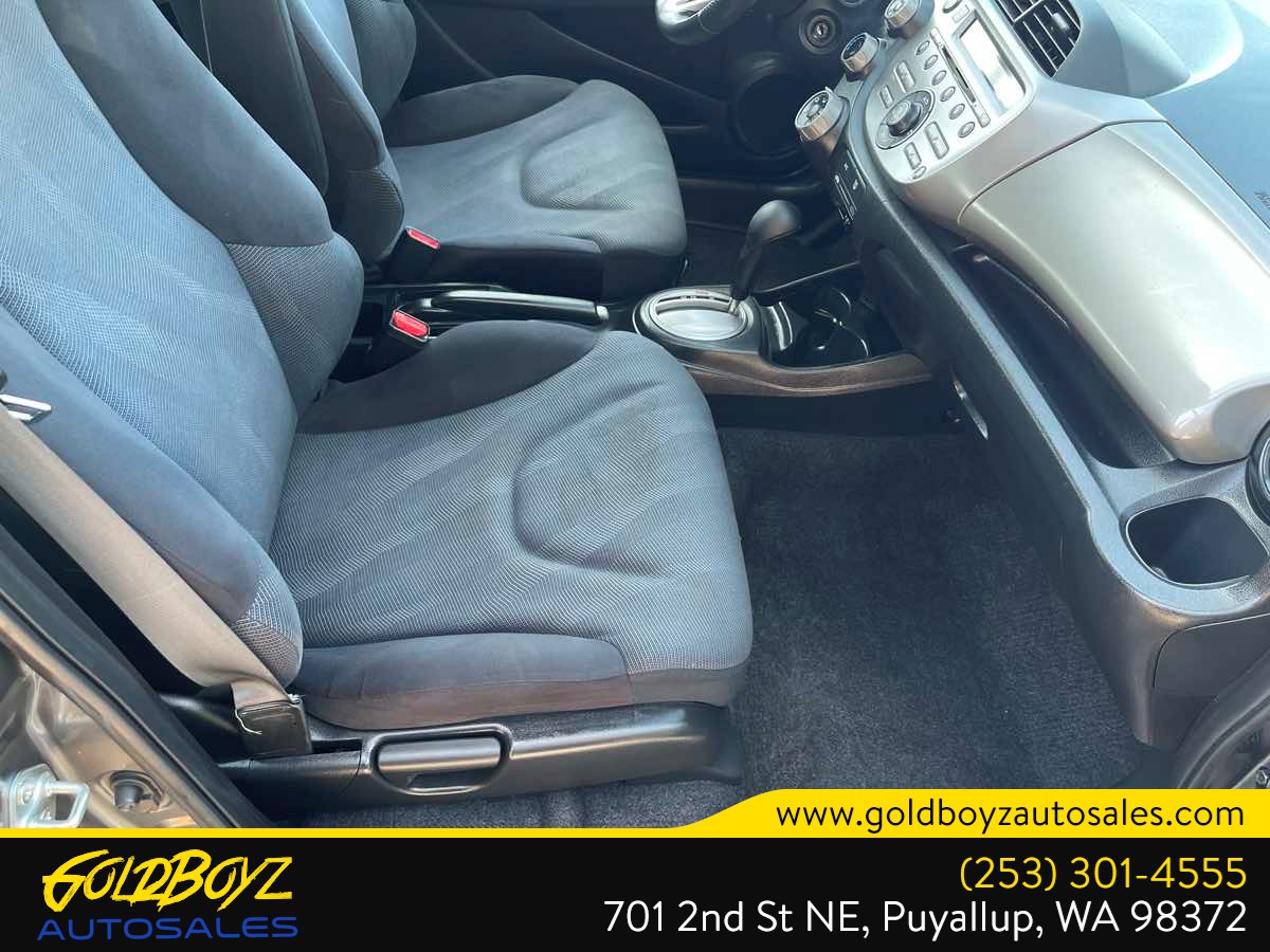 Photo 31 of this Honda Fit