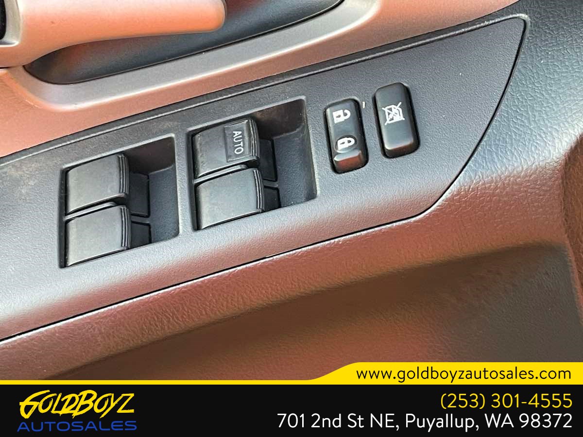 Photo 32 of this Pontiac Vibe