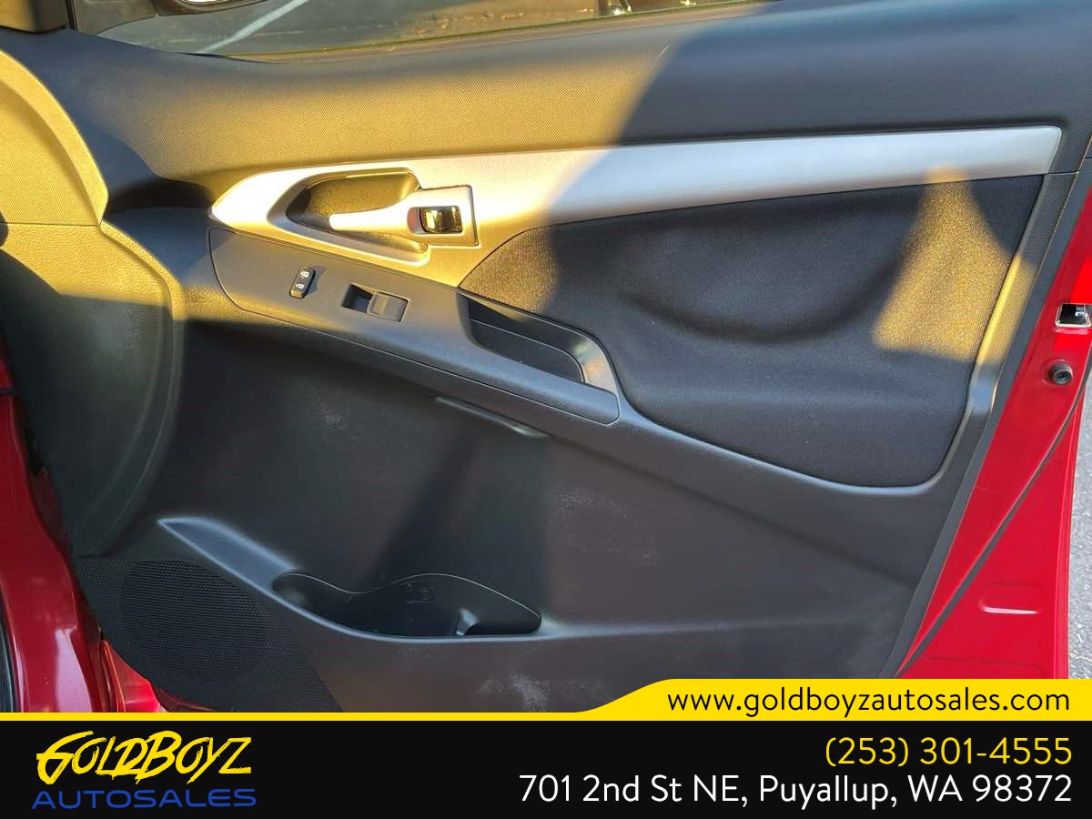 Photo 22 of this Pontiac Vibe