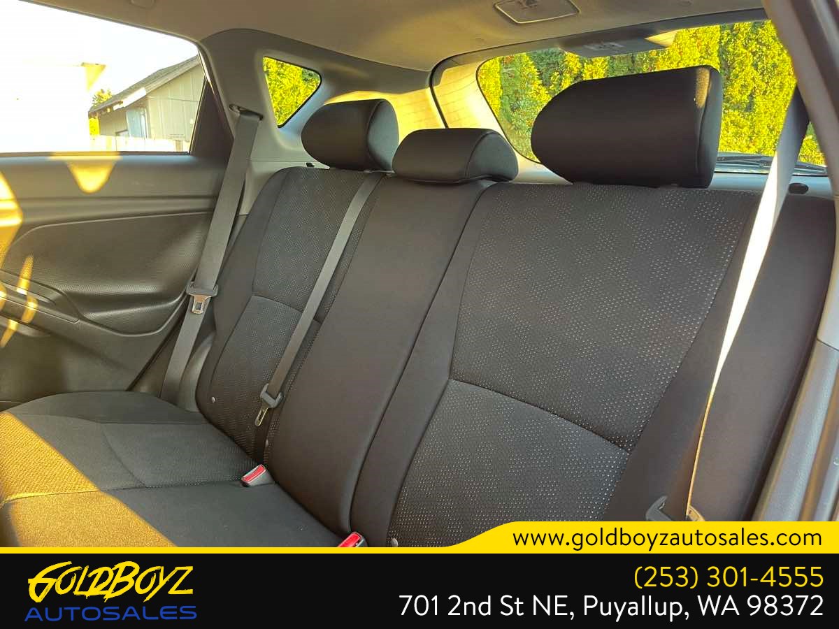 Photo 16 of this Pontiac Vibe