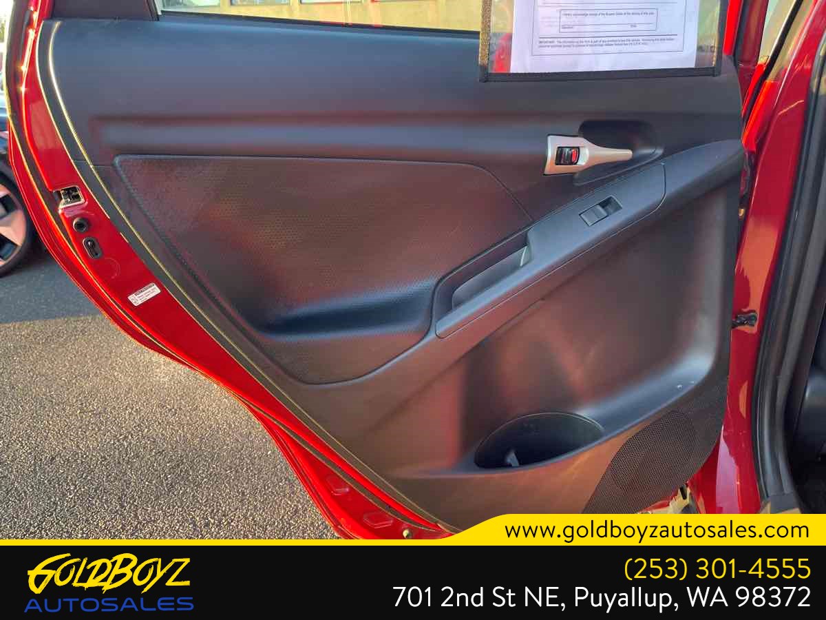 Photo 15 of this Pontiac Vibe