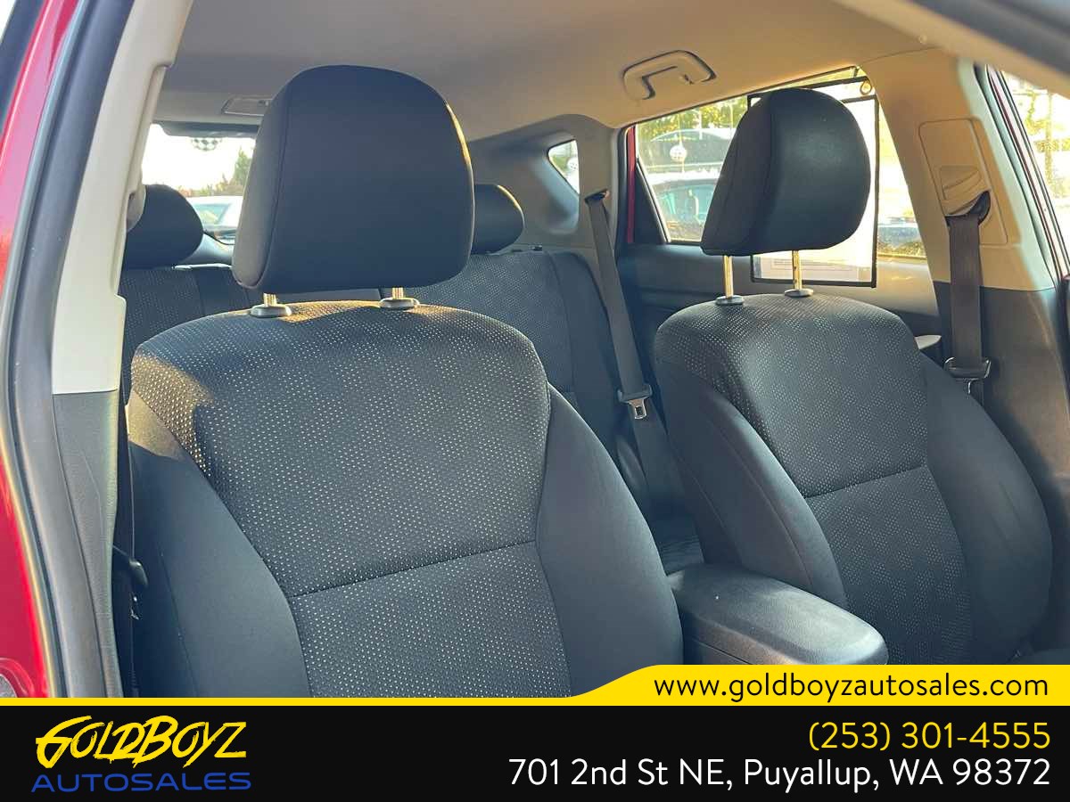 Photo 23 of this Pontiac Vibe