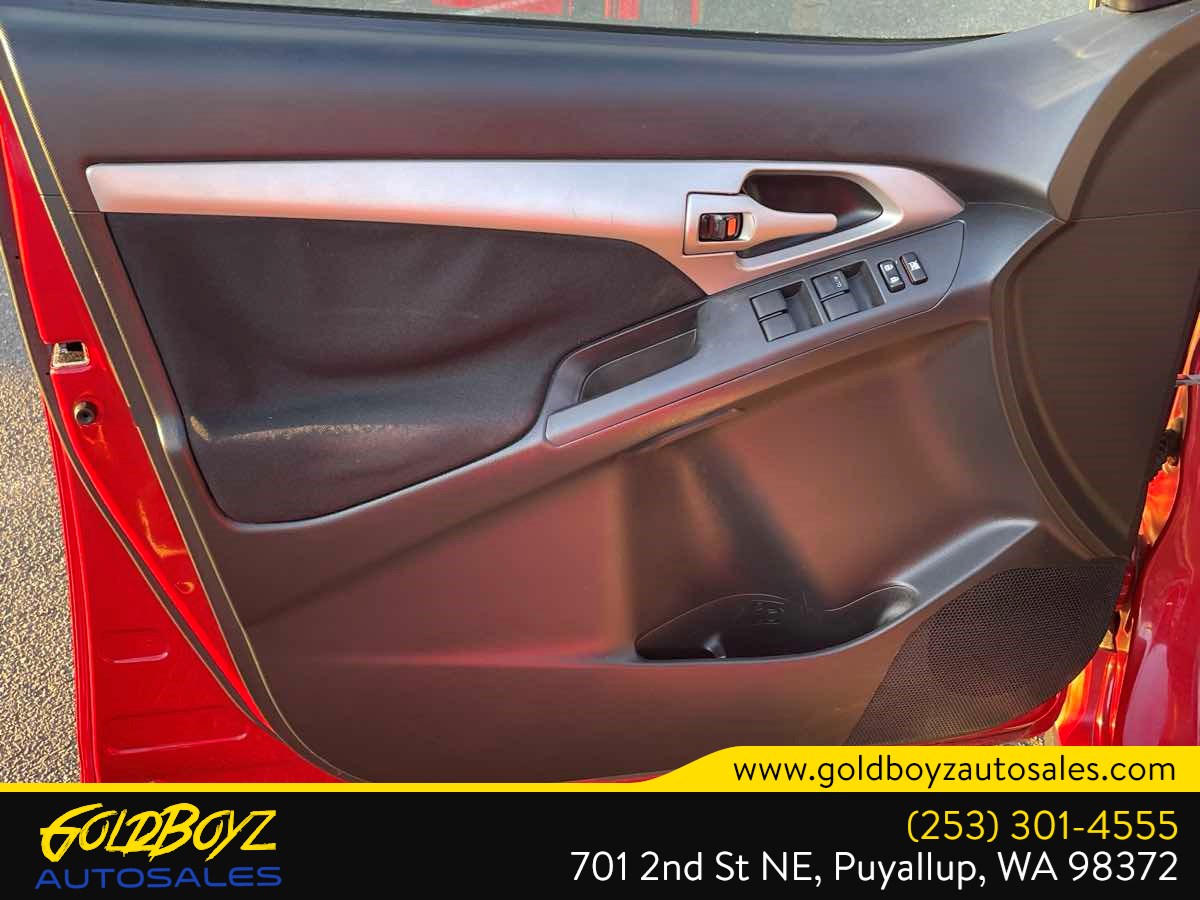 Photo 11 of this Pontiac Vibe
