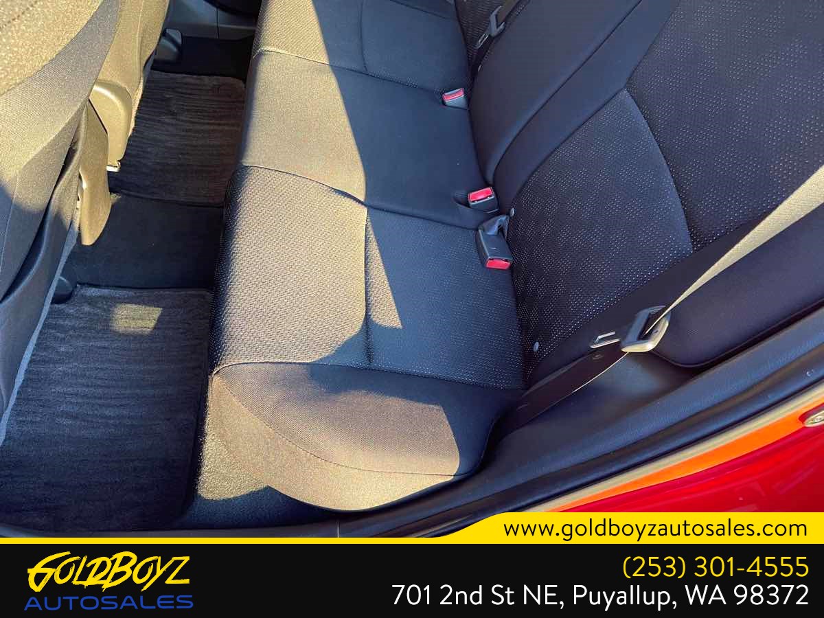 Photo 17 of this Pontiac Vibe