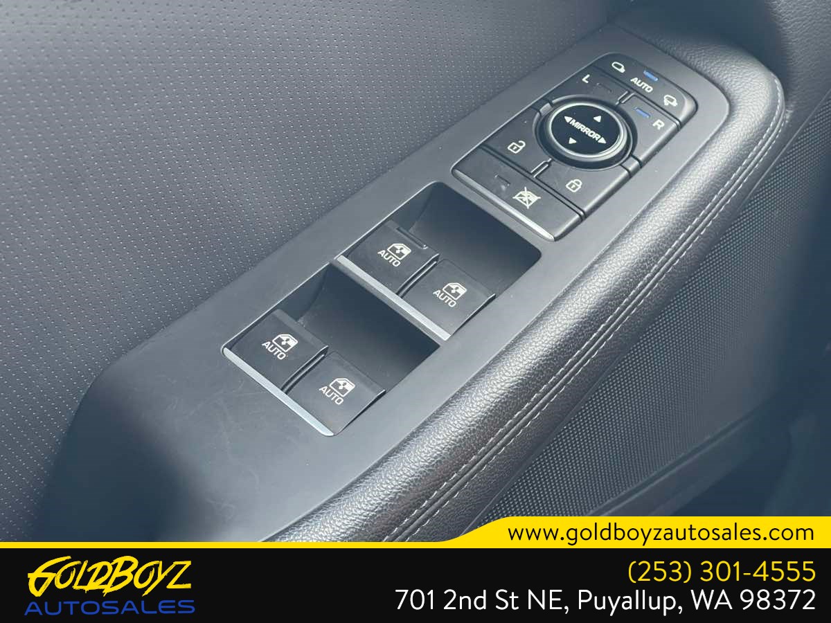 Photo 29 of this Hyundai Genesis