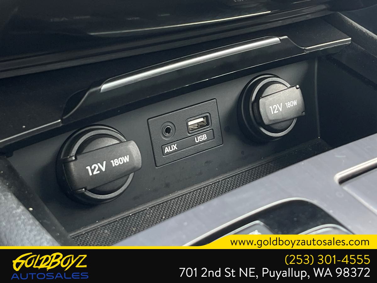 Photo 24 of this Hyundai Genesis