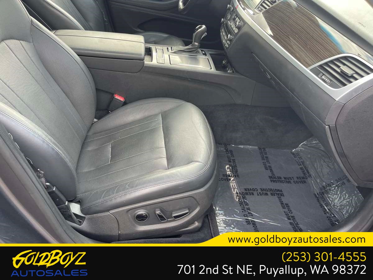 Photo 14 of this Hyundai Genesis