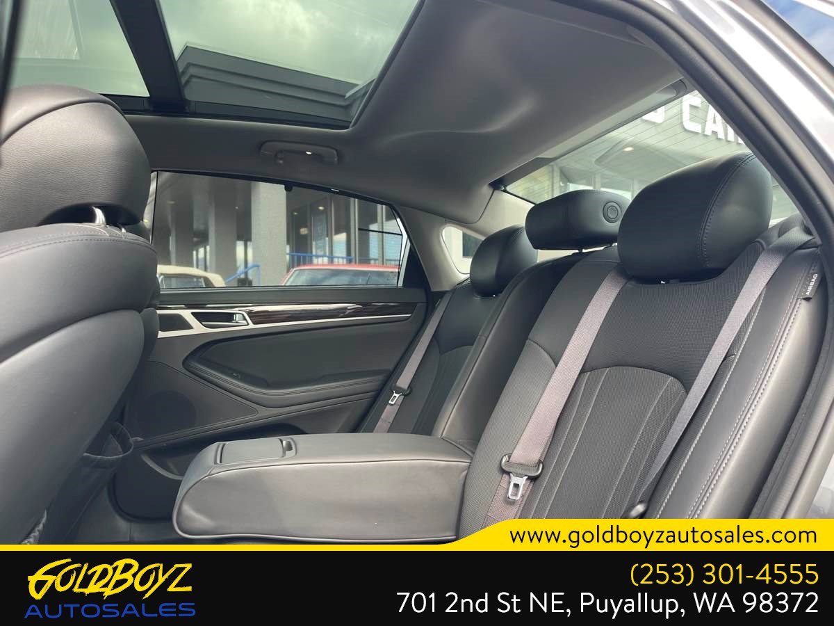 Photo 36 of this Hyundai Genesis