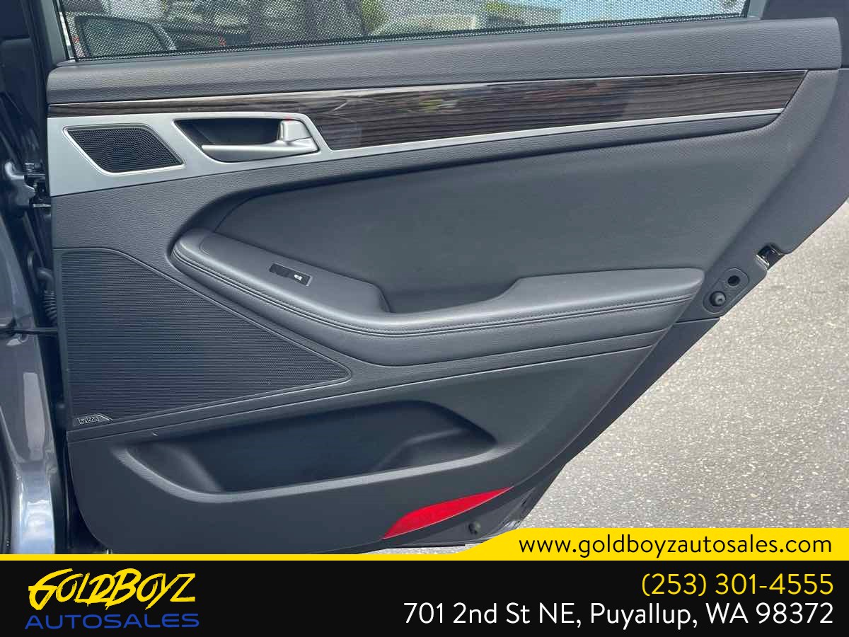 Photo 40 of this Hyundai Genesis