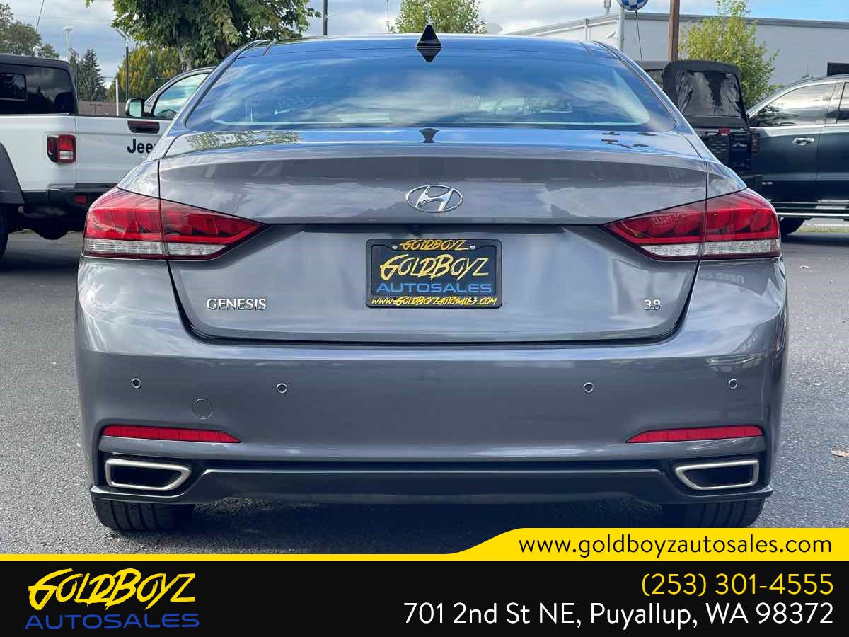 Photo 5 of this Hyundai Genesis