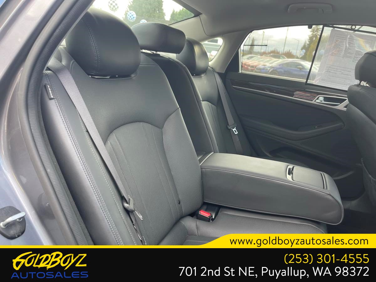 Photo 11 of this Hyundai Genesis