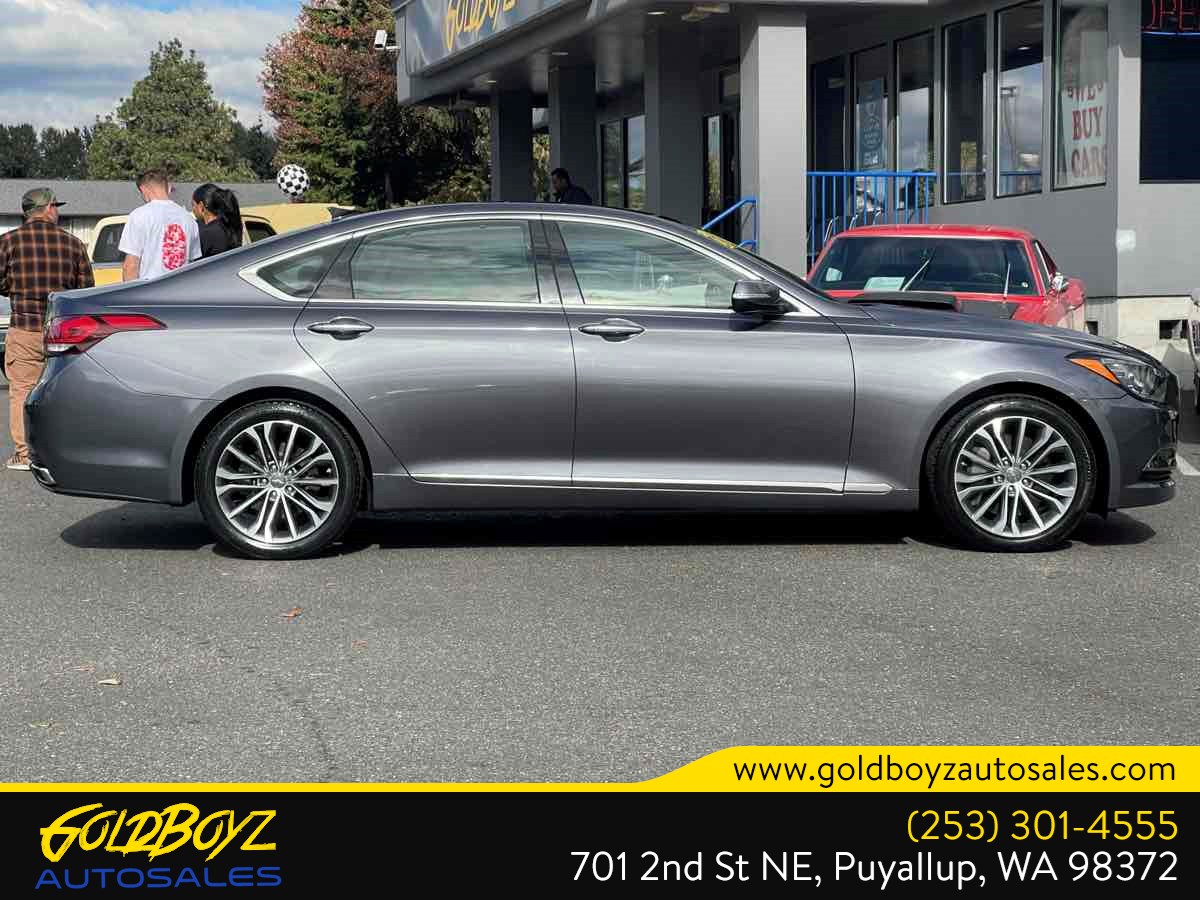 Photo 3 of this Hyundai Genesis
