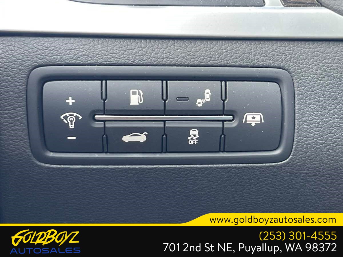 Photo 27 of this Hyundai Genesis