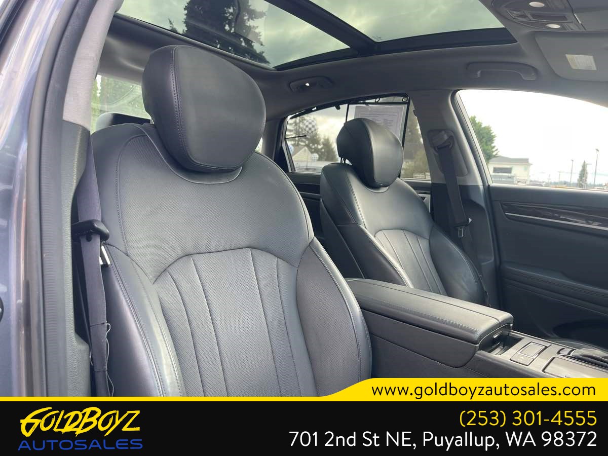 Photo 15 of this Hyundai Genesis