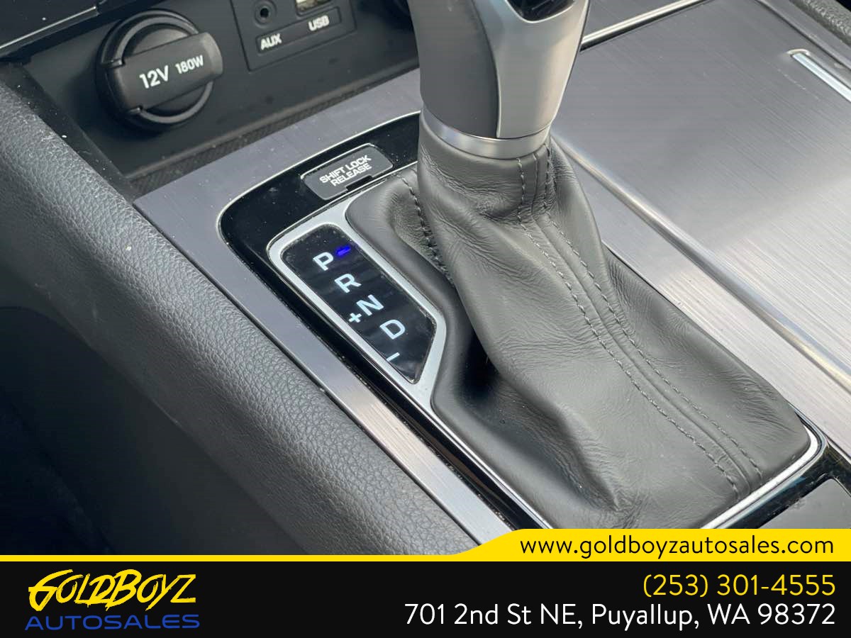 Photo 25 of this Hyundai Genesis