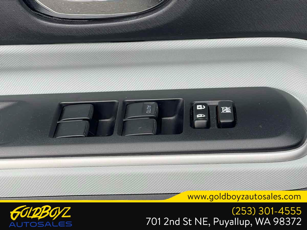 Photo 34 of this Toyota Prius c