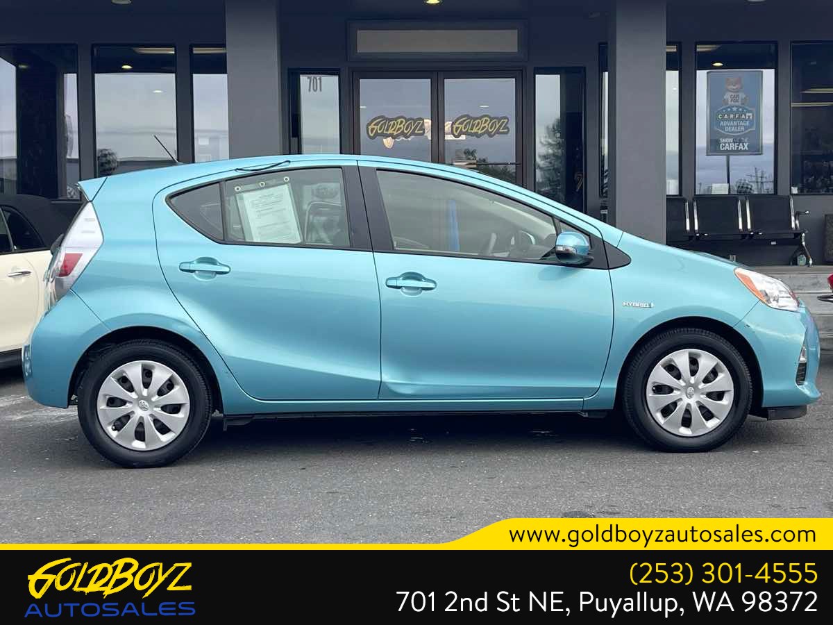 Photo 3 of this Toyota Prius c