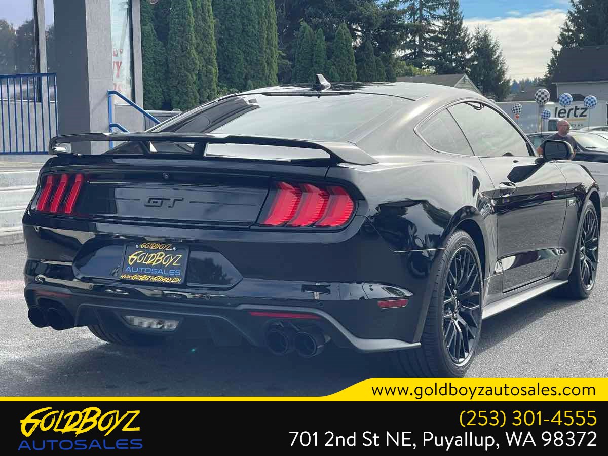 Photo 3 of this Ford Mustang