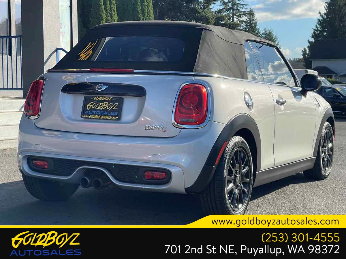 Photo 4 of this MINI Convertible