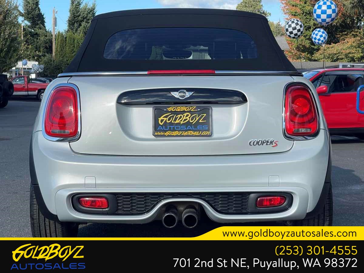 Photo 5 of this MINI Convertible