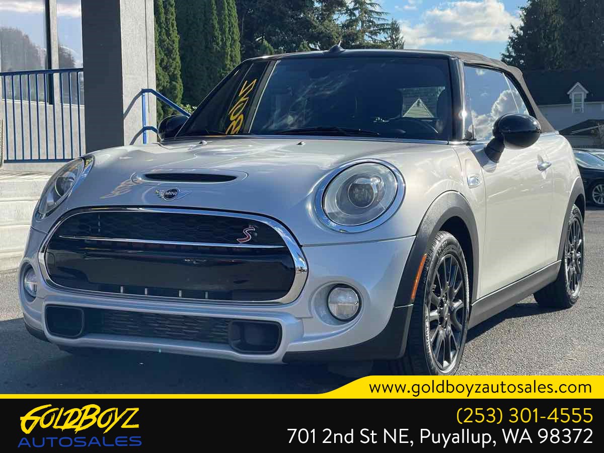 Photo 8 of this MINI Convertible