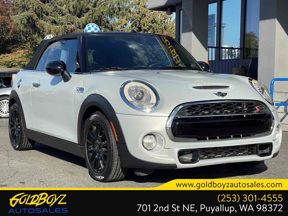 Photo 2 of this MINI Convertible