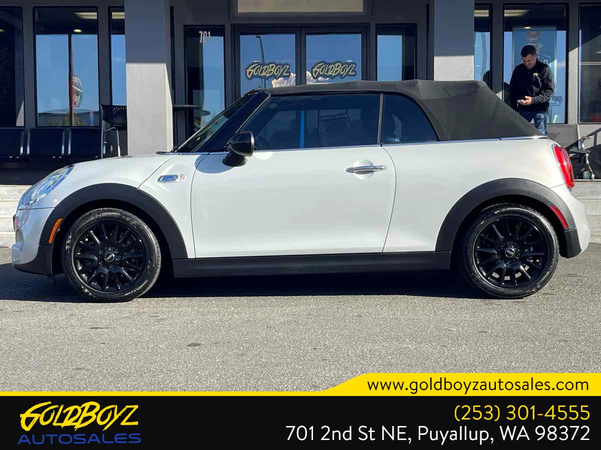 Photo 7 of this MINI Convertible