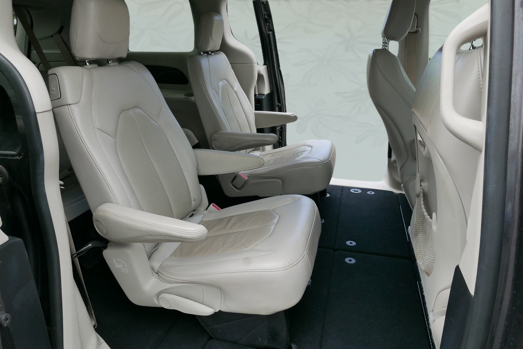 2021 Chrysler Pacifica Touring L photo 11