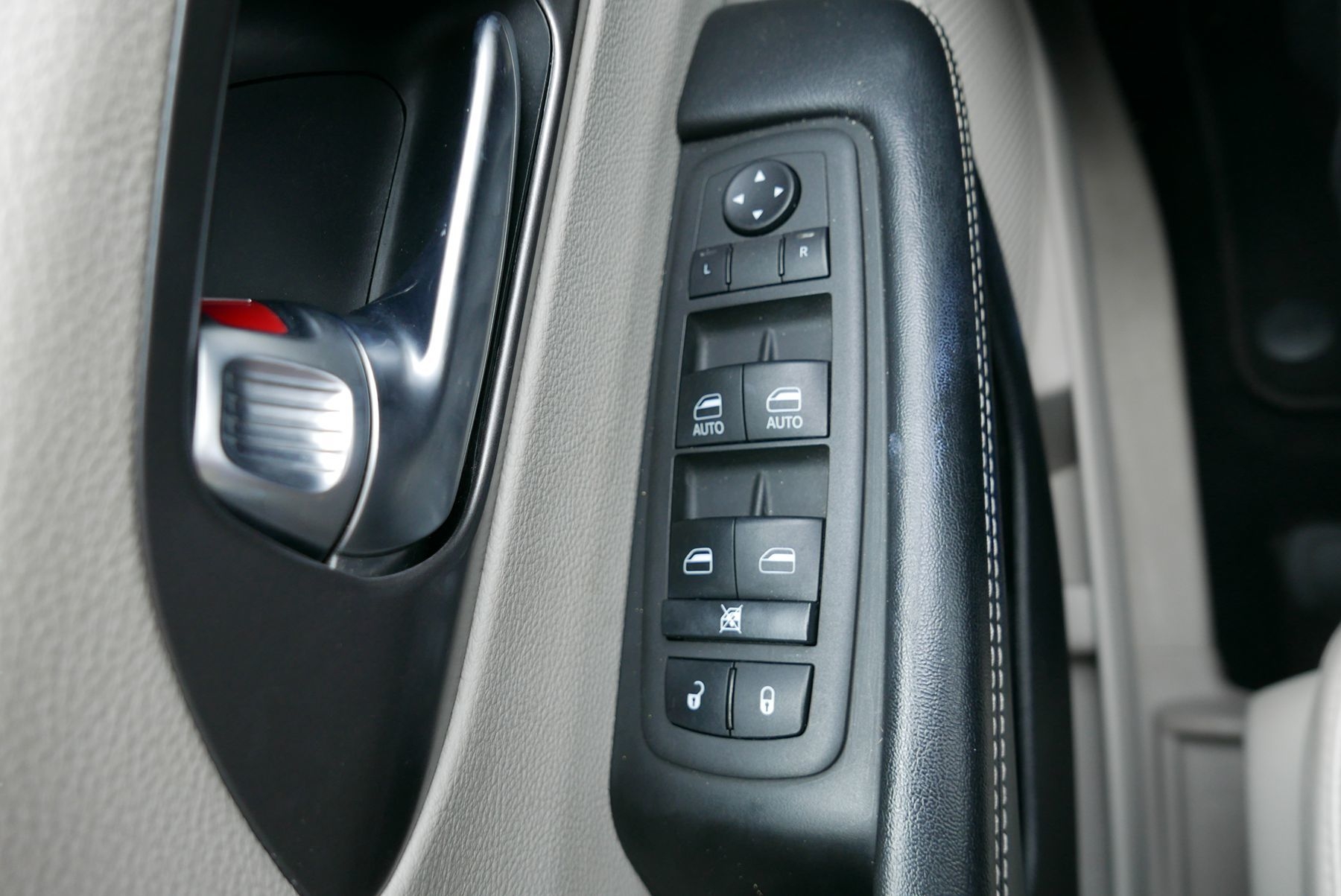 2021 Chrysler Pacifica Touring L photo 15