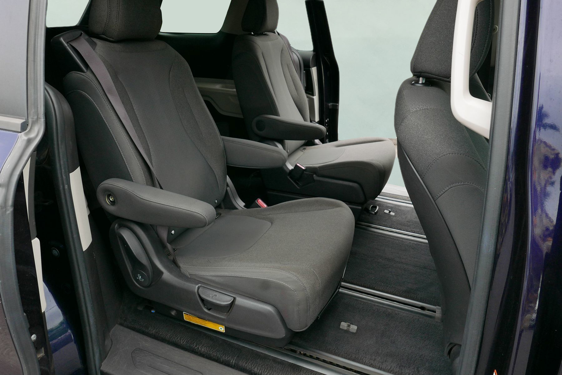 2022 Kia Carnival LX - Photo 12