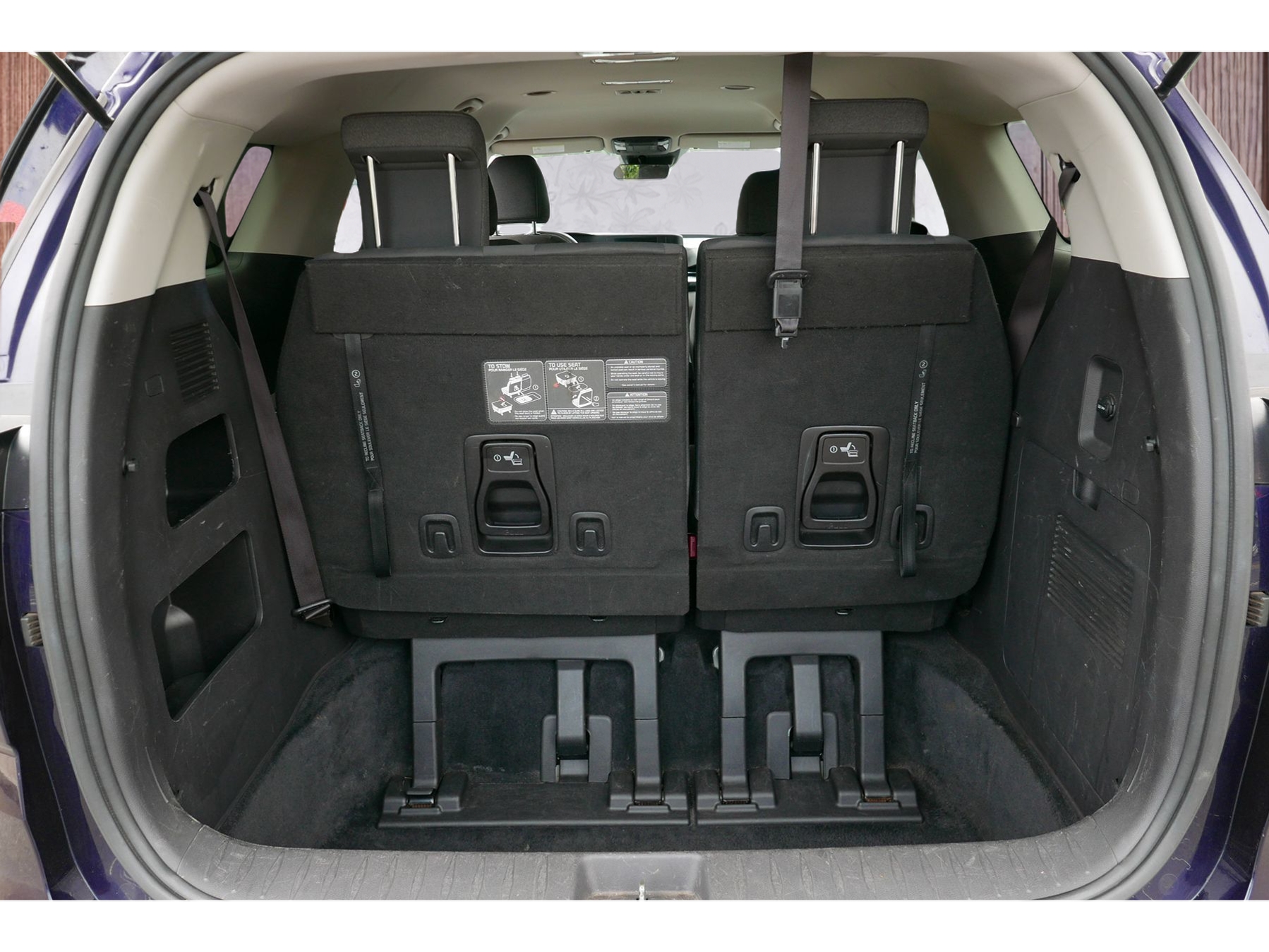2022 Kia Carnival LX - Photo 13