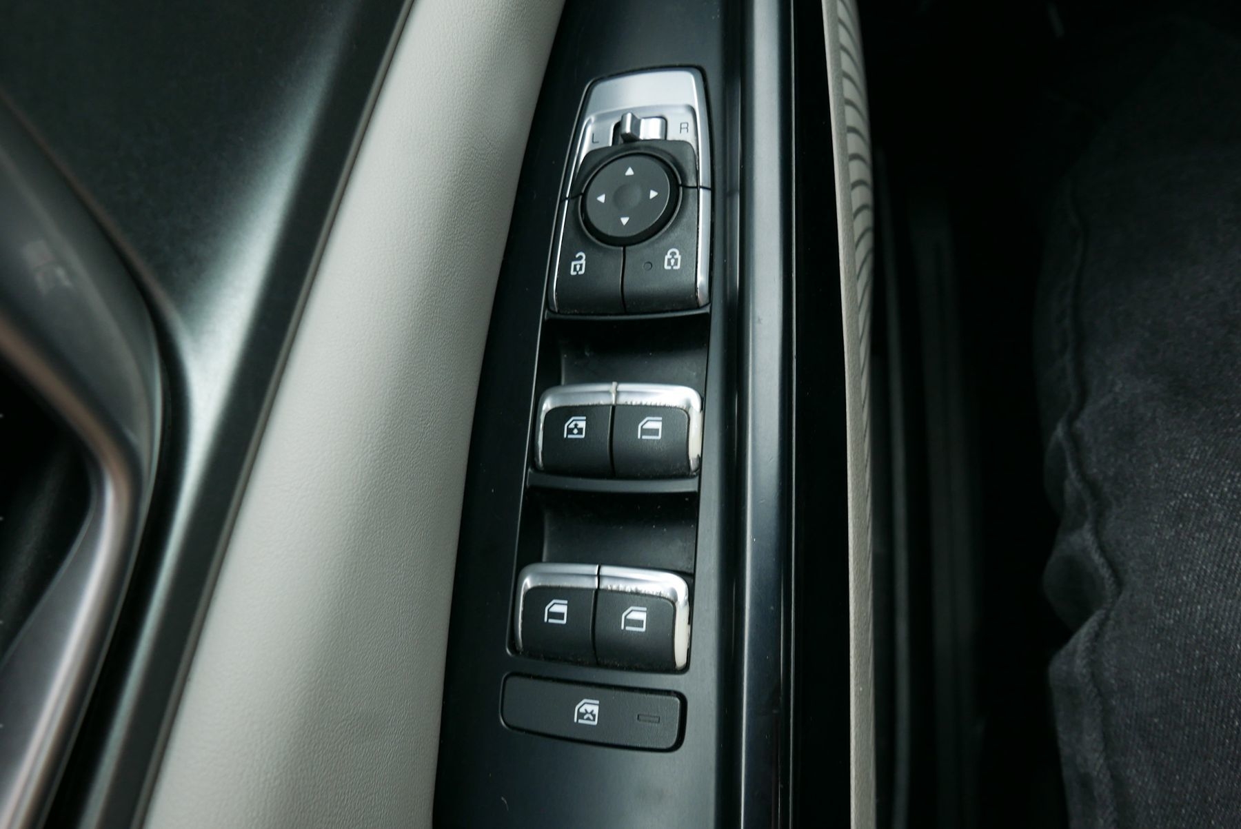 2022 Kia Carnival LX - Photo 16