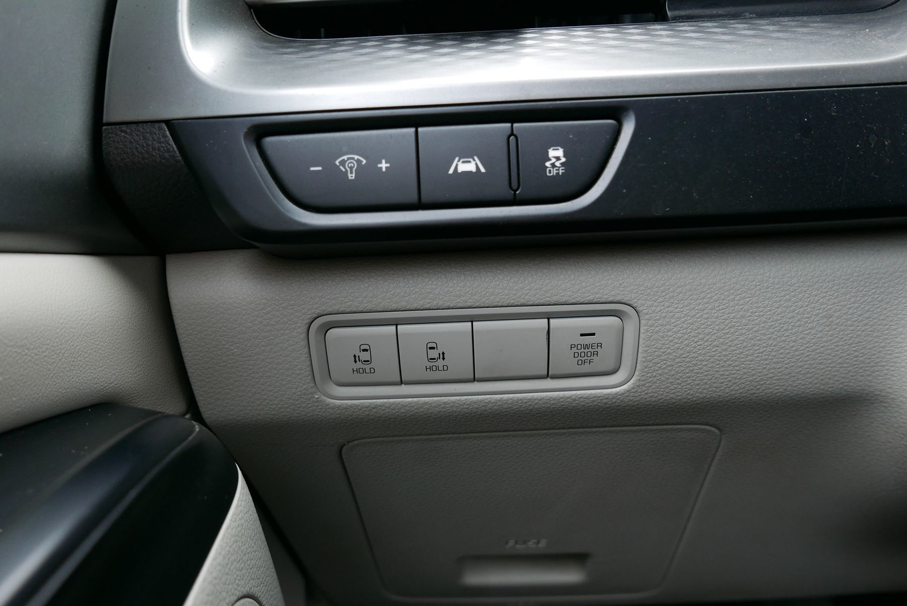 2022 Kia Carnival LX - Photo 17