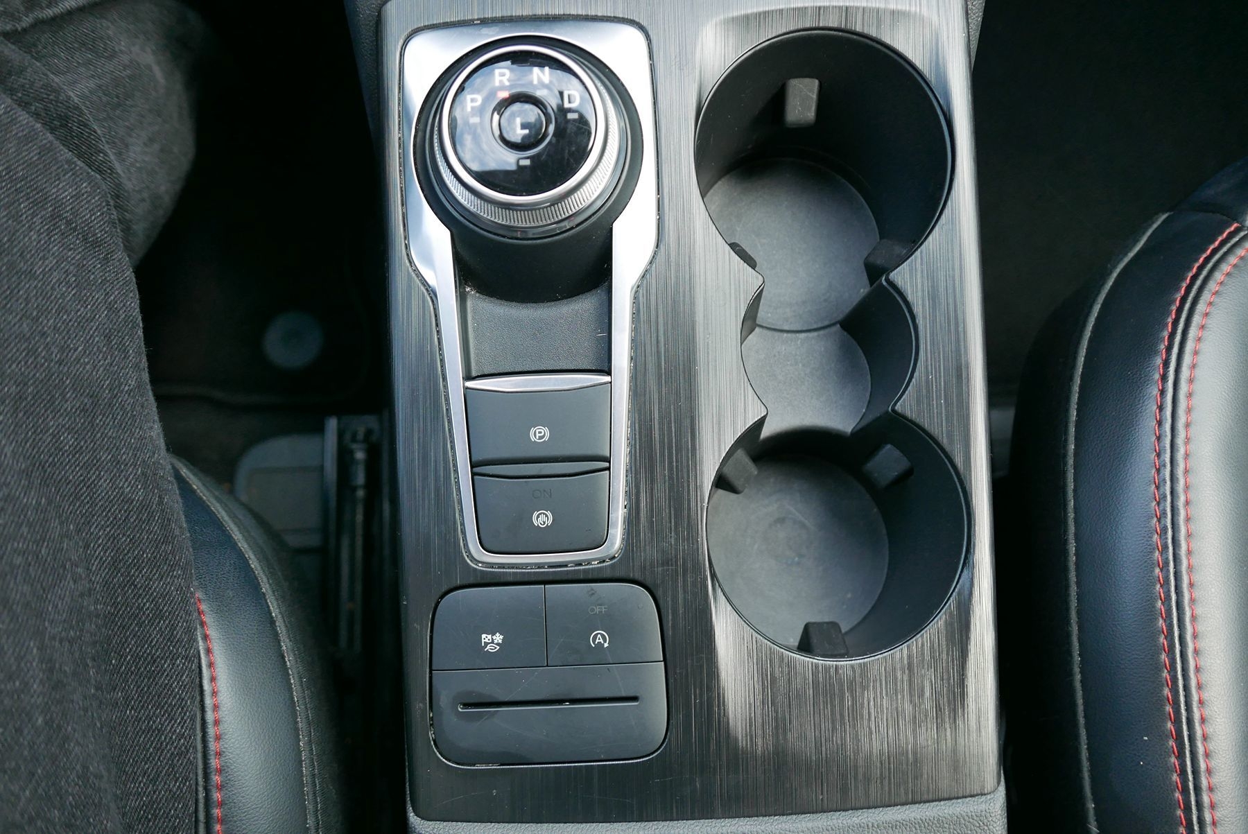 2024 Ford Escape ST-Line - Photo 23