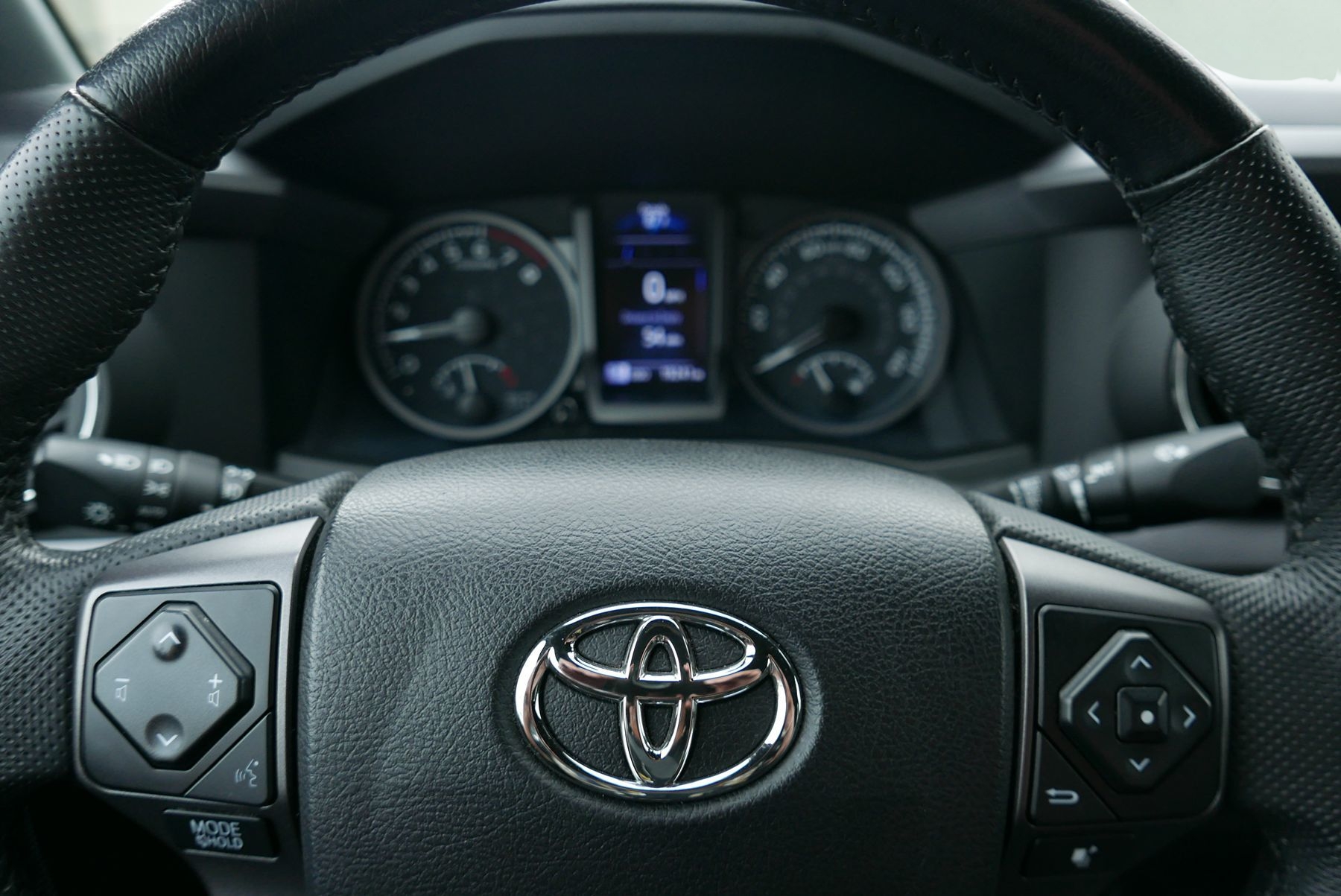2022 Toyota Tacoma TRD photo 14