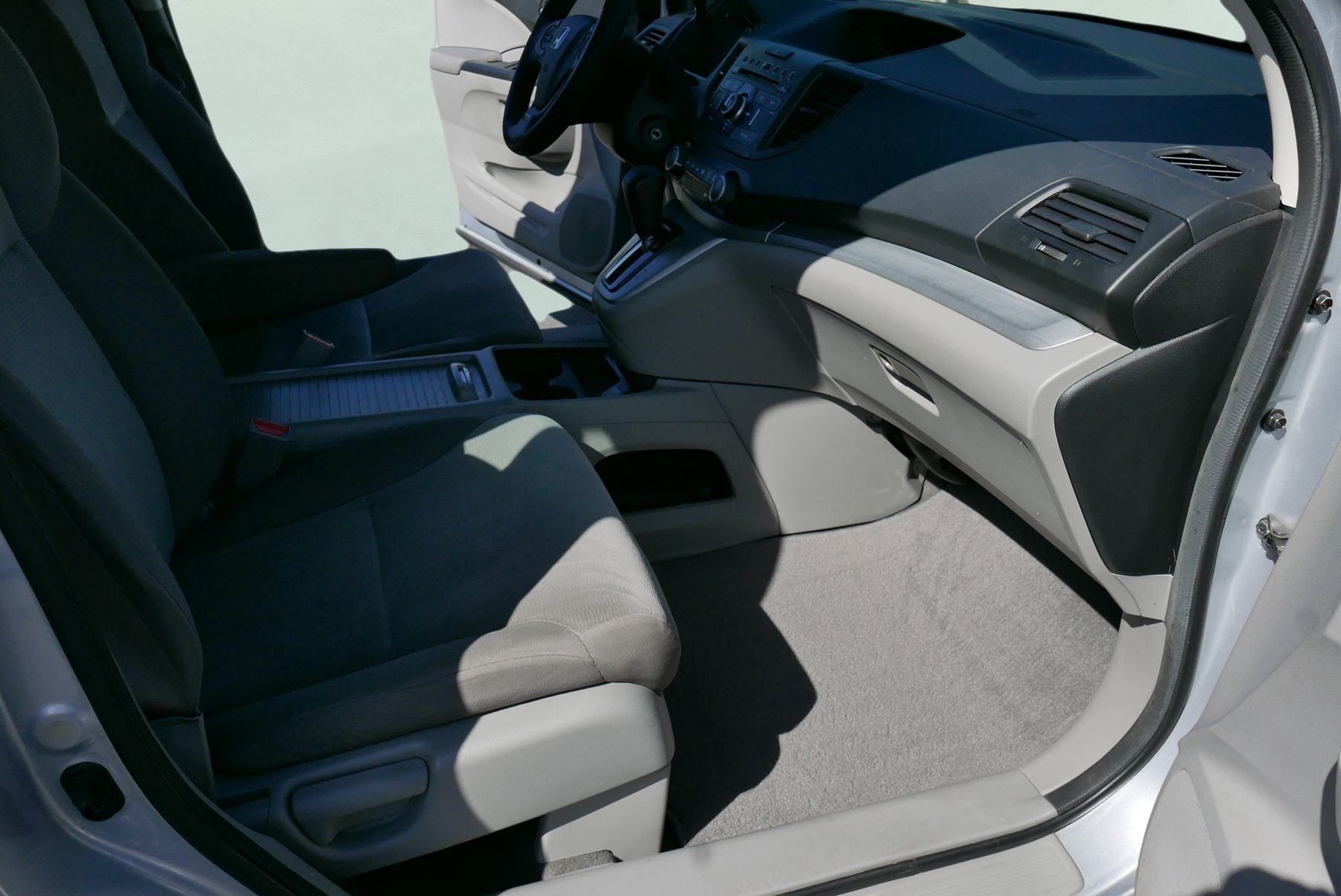2014 Honda CR-V LX photo 11